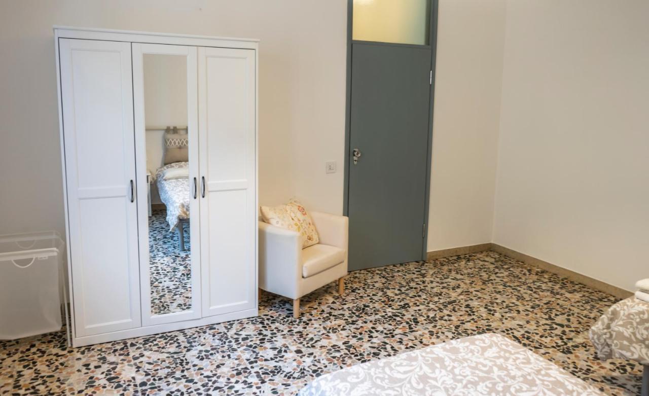 Family Dream Dante Apartment Равена Екстериор снимка